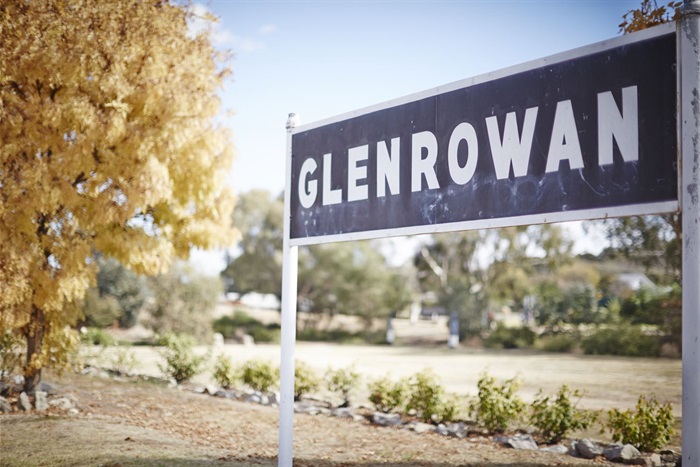 Glenrowan 2015 - Bollards 6000.jpg